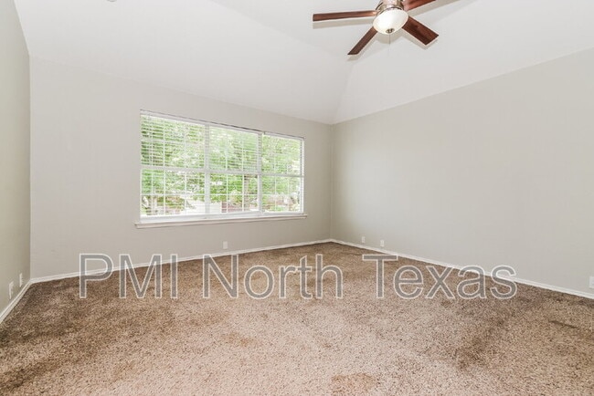 Building Photo - 2713 Summit View Dr