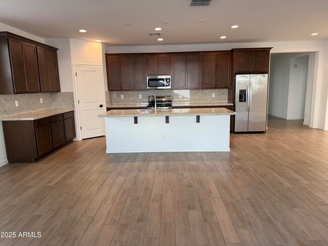 Foto del edificio - 10270 W Indianola Ave