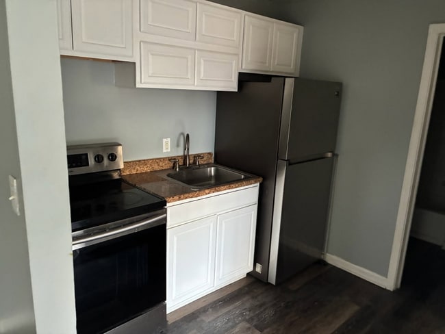 Photo - 7919 Lake Ave Apartment