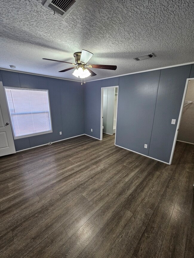 Foto del edificio - 2812 Edward Ave