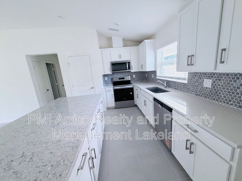 Foto del edificio - 524 Carya Wy