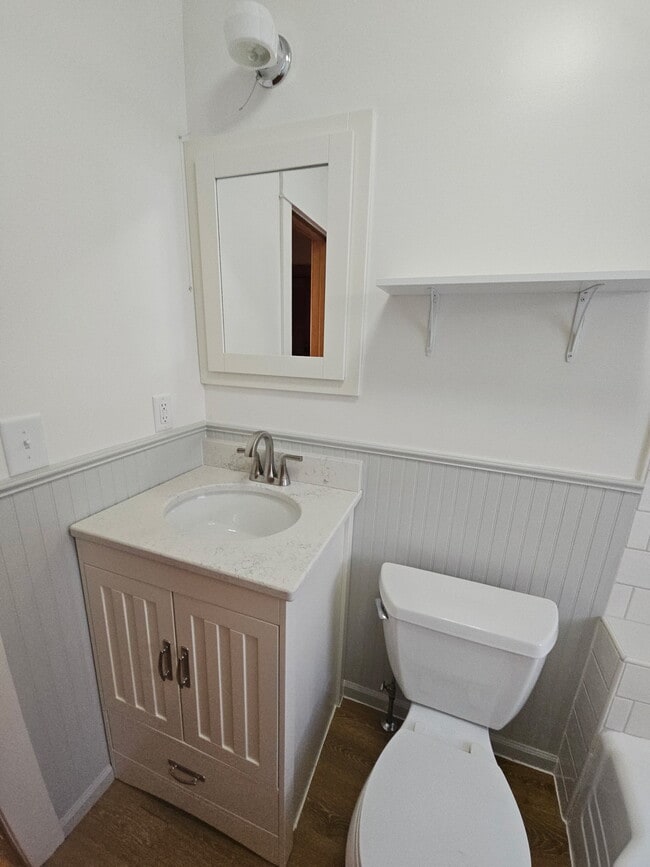 Baño - 2549 Upham St