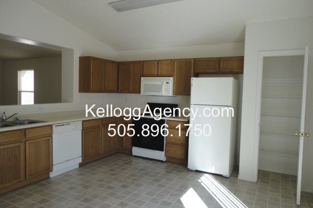 Foto del edificio - 3BD Plus Office/Bonus Room in Sierra Norte