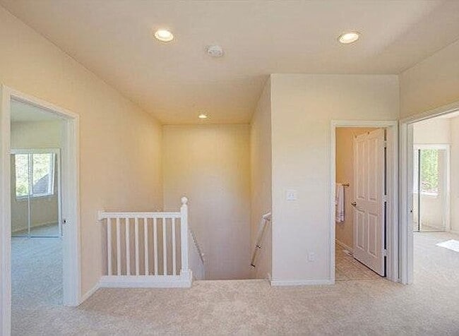 Building Photo - Lifestyle, Location and Convenience