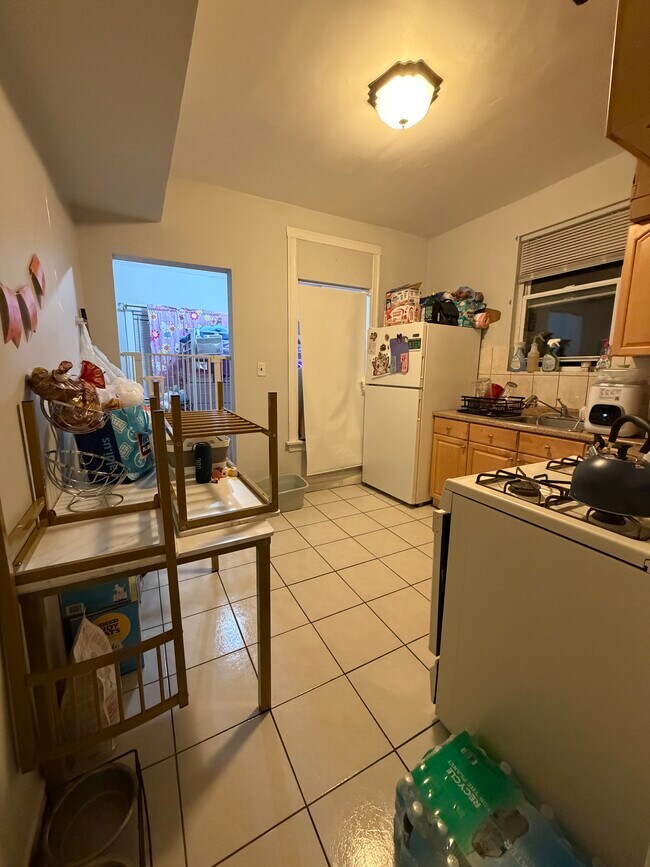 Foto del edificio - 5937 W Dakin St