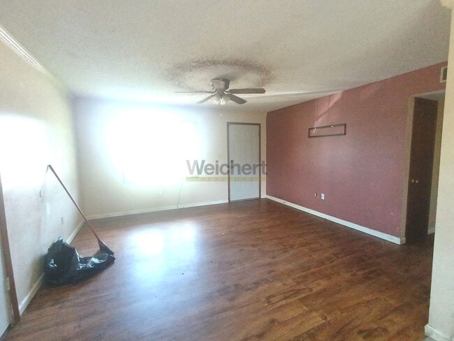 Building Photo - Cozy 3bed/1bath house with spacious yard