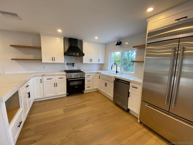Building Photo - 7216 Margerum Ave