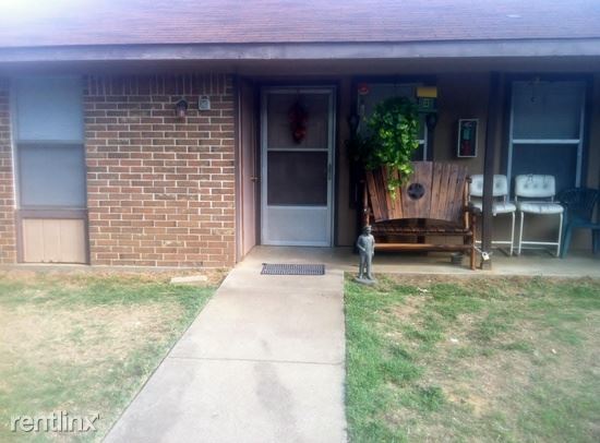 Building Photo - 227 E Plum St