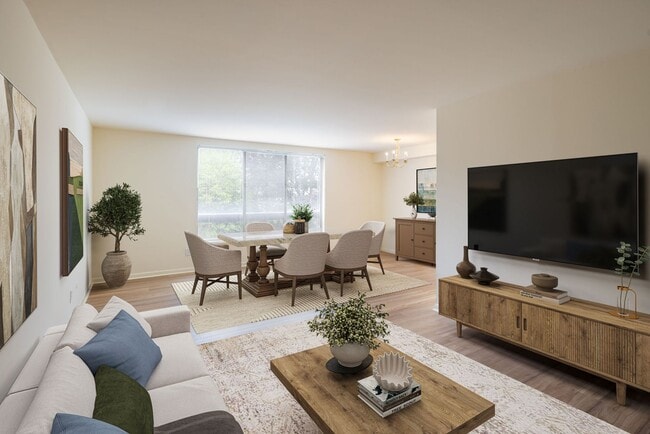 Building Photo - 170 Lakeside