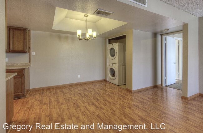 Building Photo - 2 br, 2 bath House - 754 E Morningside Drive