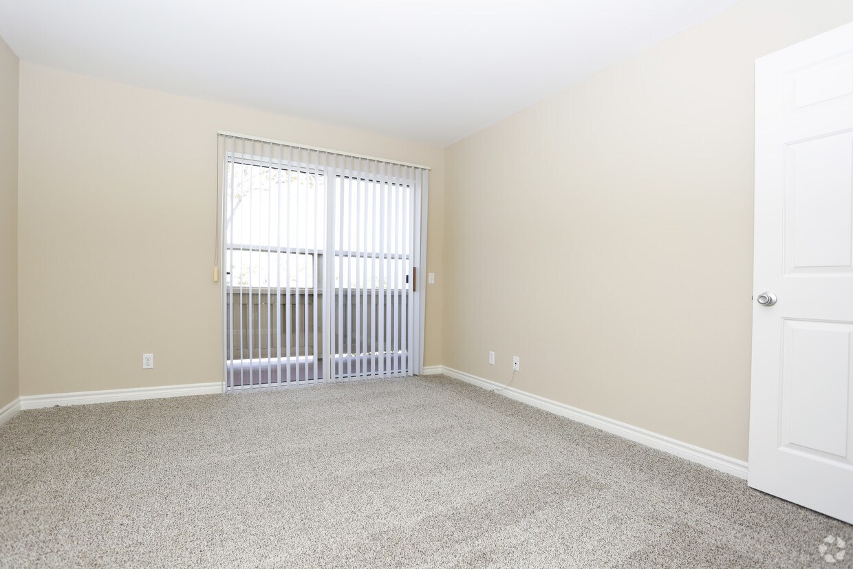 Eastridge Apartment Homes - 2783 N Auburn St Orange, CA 92867