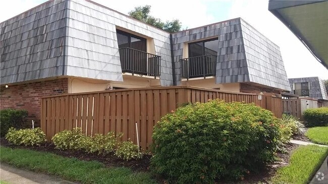 Building Photo - 2925 Poplar Ave