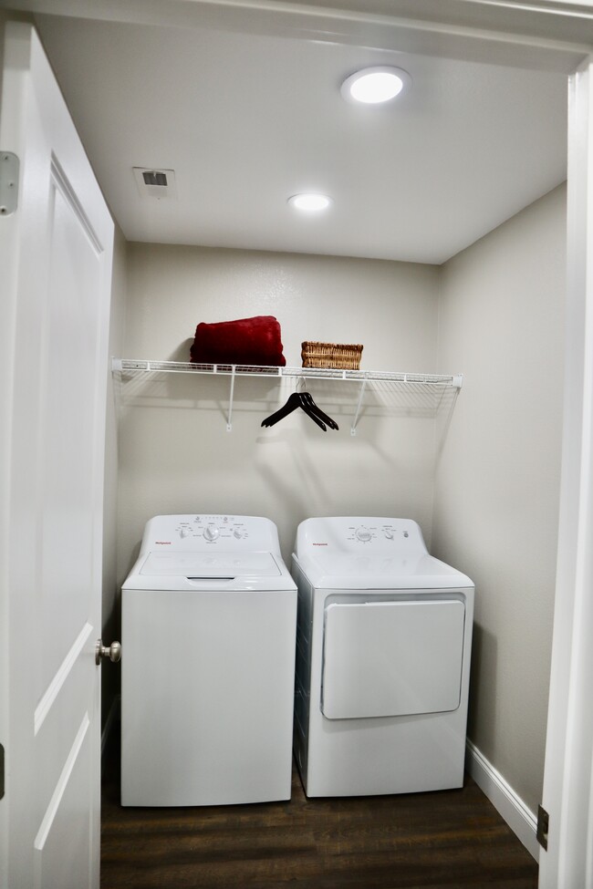 Laundry room - 814 Carson St