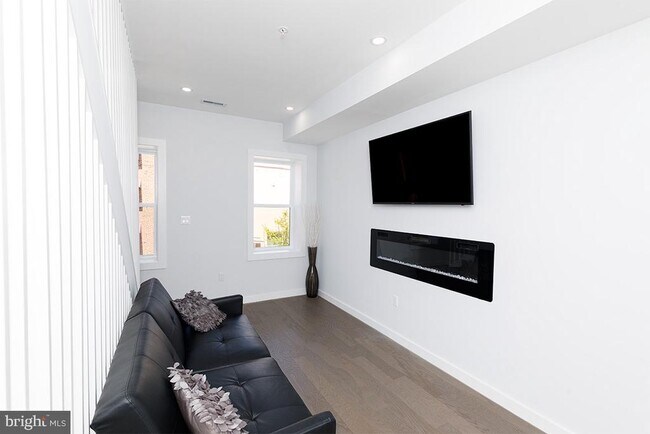 Foto del edificio - 336 Oakdale Pl NW
