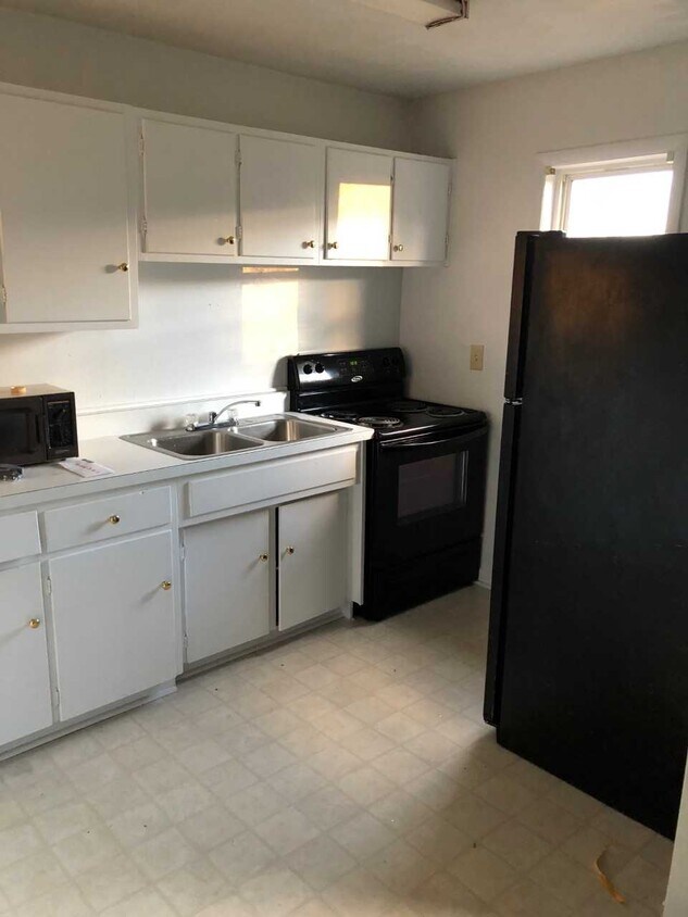 Primary Photo - 100 Carter Dr