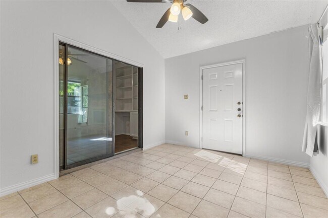Building Photo - 3810 Spring Creek Rd