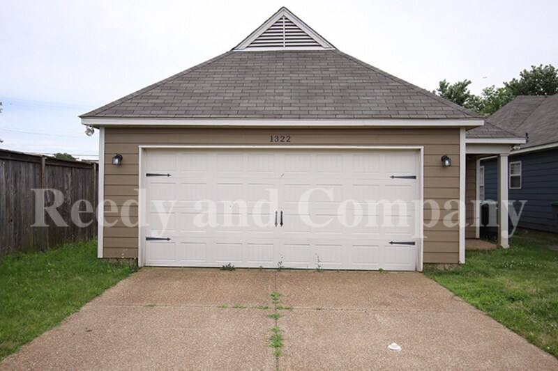 Foto principal - 1322 Larkin Ave