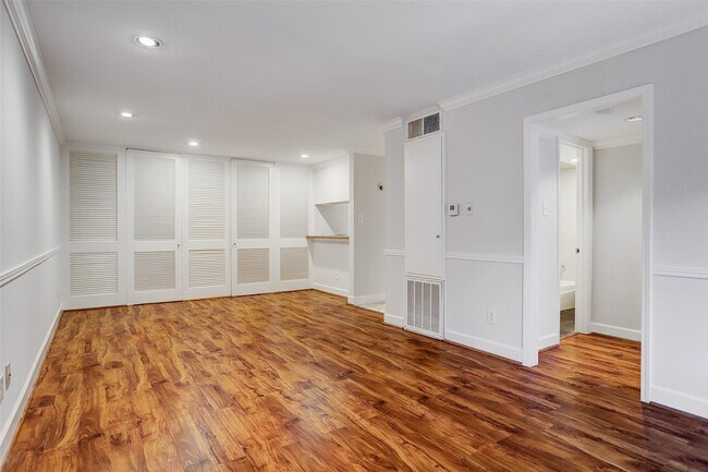 Foto del edificio - 3131 Cummins St