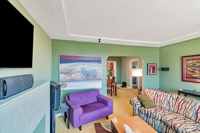Foto del edificio - 3316 Birdsall Ave