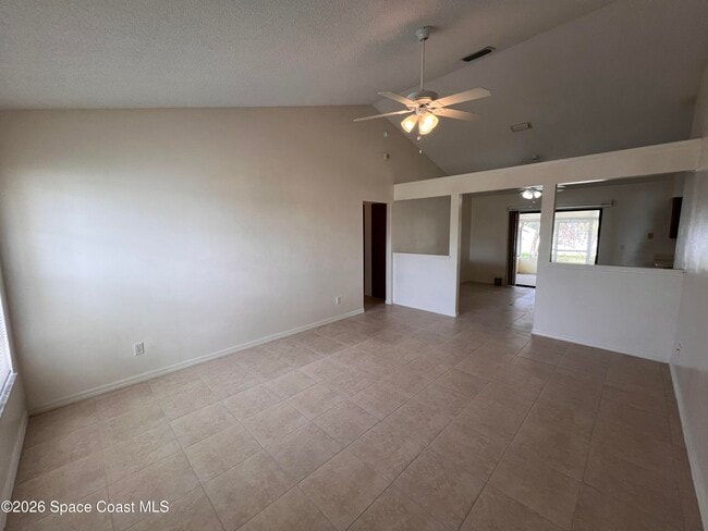 Foto del edificio - 818 7 Gables Cir SE