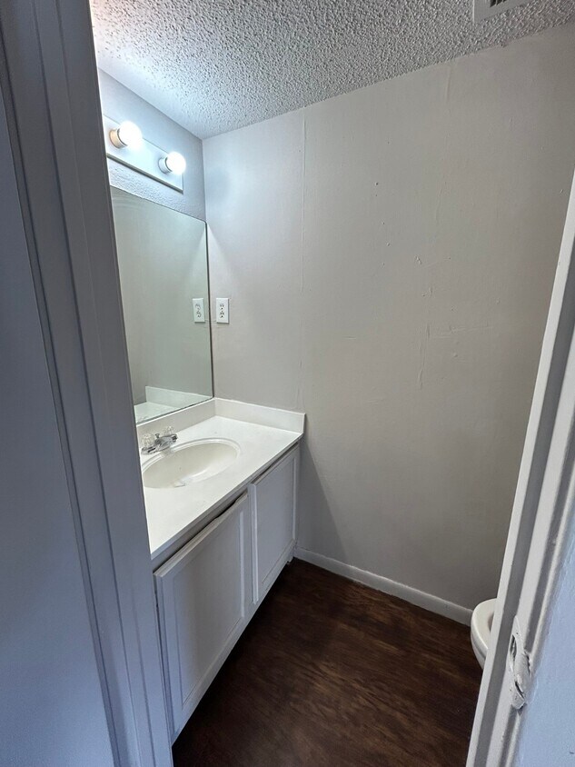 Foto principal - 10001 Westpark Dr
