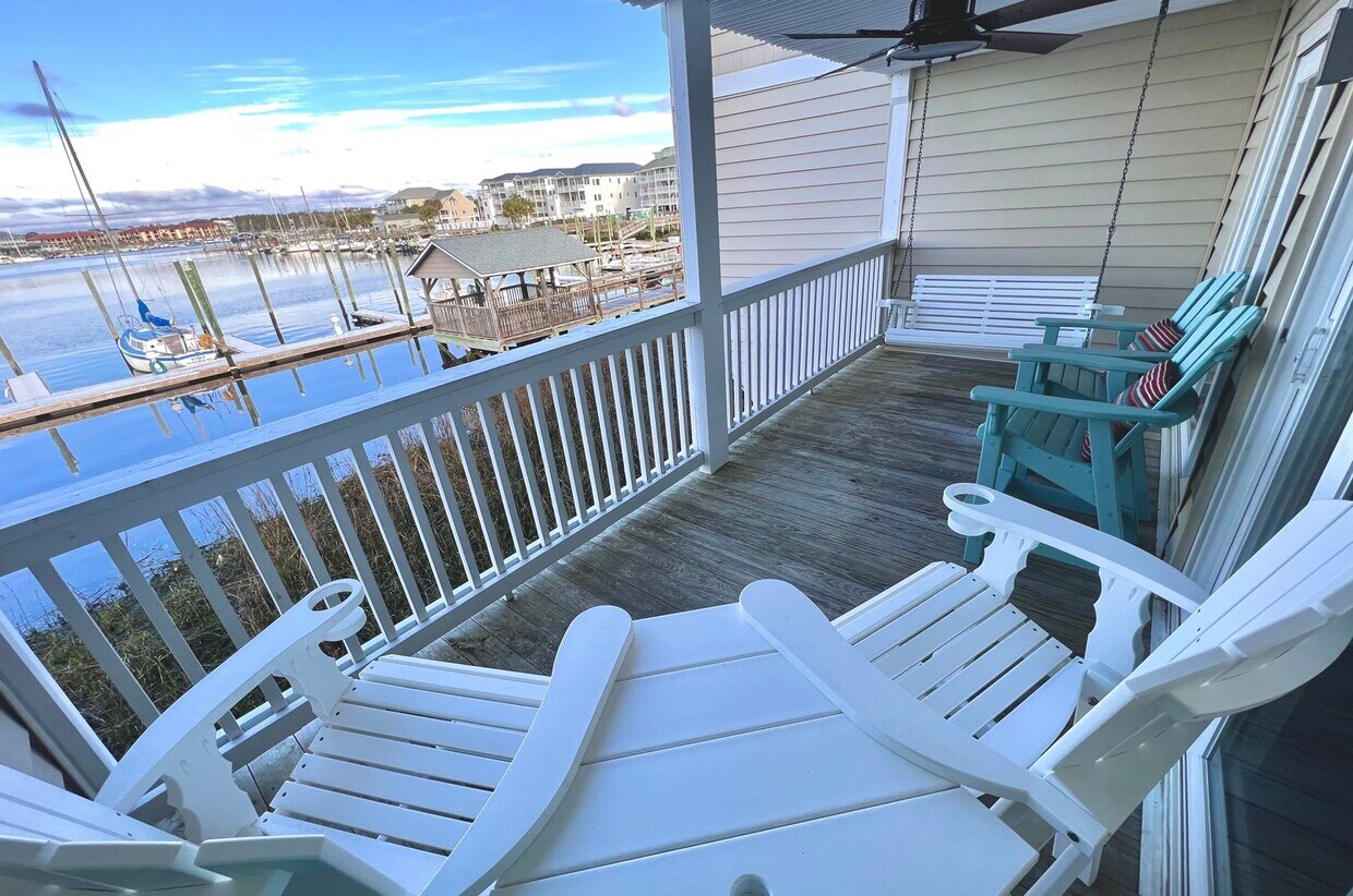 Primary Photo - Spend Winter at the Beach: Boat slip w/ IC...