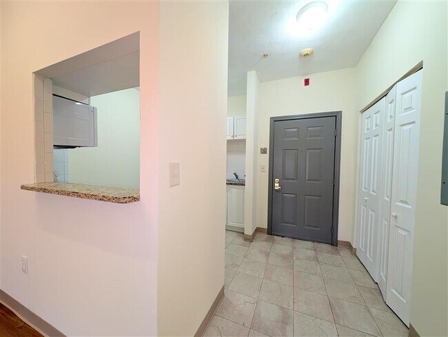 Building Photo - 373 Highland Ave