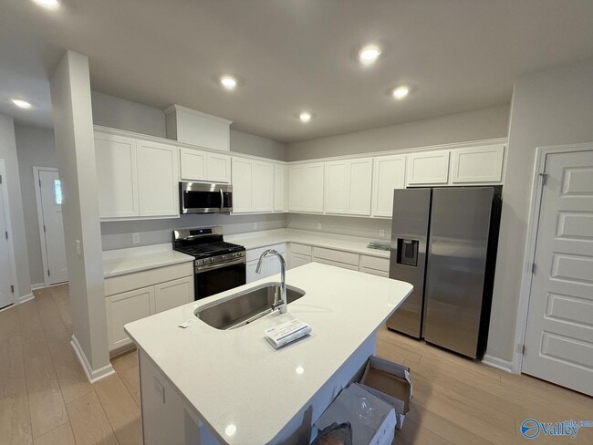 Building Photo - 147 Little Britain St