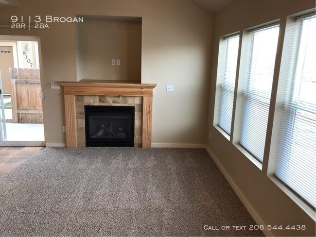 Building Photo - 9113 W Brogan Dr 83709