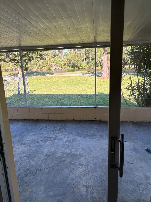 Building Photo - 1317 Golfview Dr