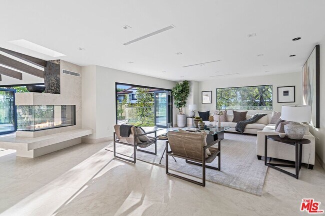 Foto del edificio - 2301 Donella Cir