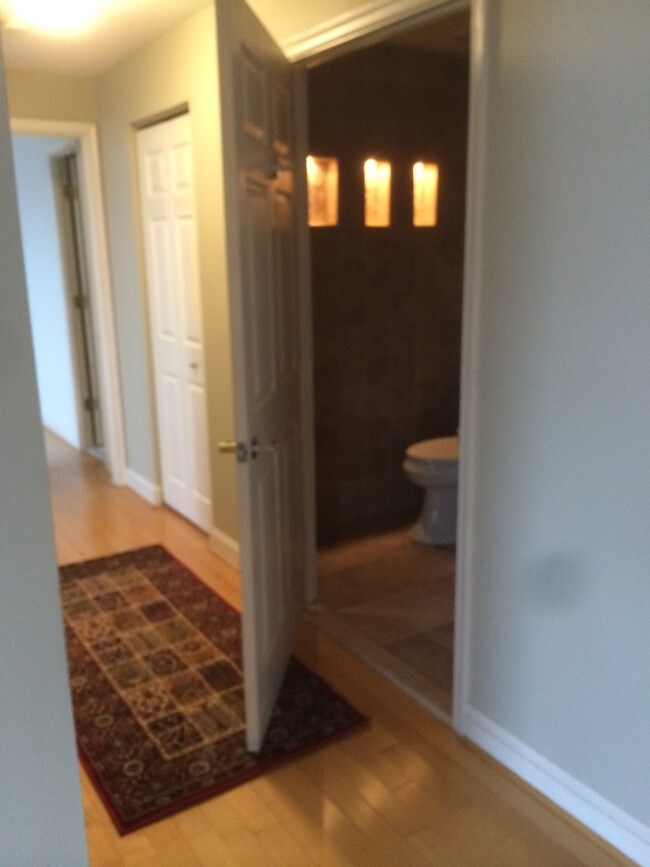 Pasillo - 1621 T St NW