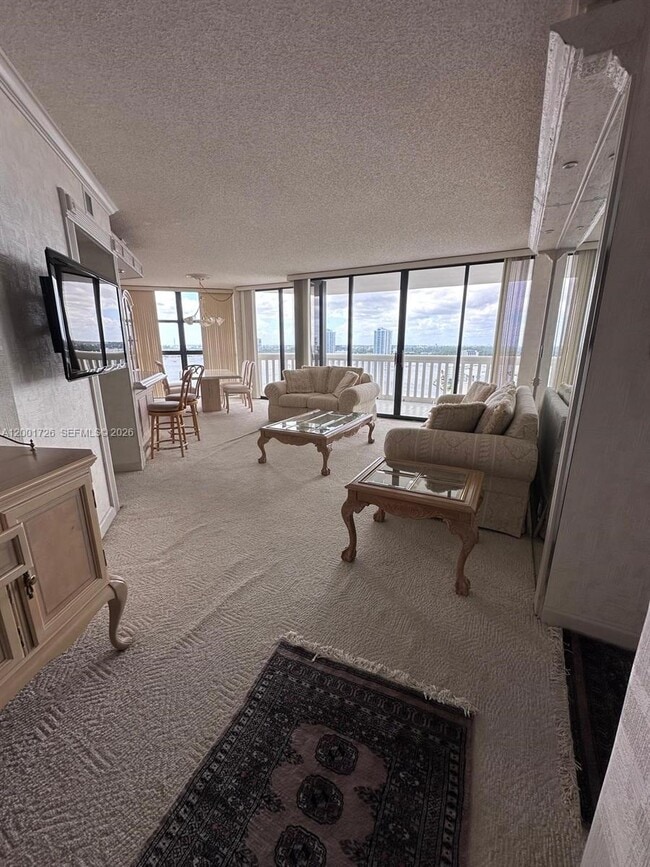 Foto del edificio - 1000 W Island Blvd