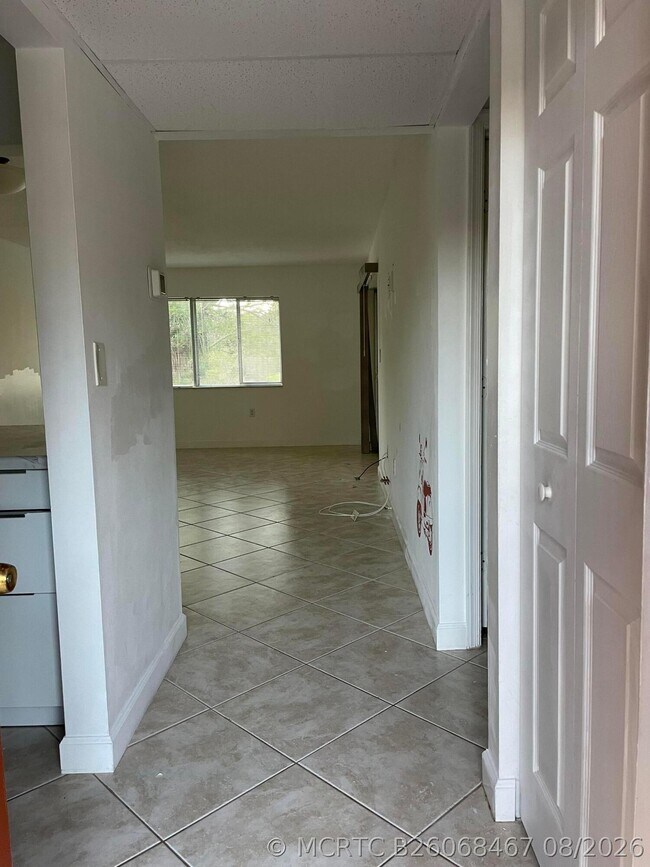 Foto del edificio - 830 SW 9th St Cir