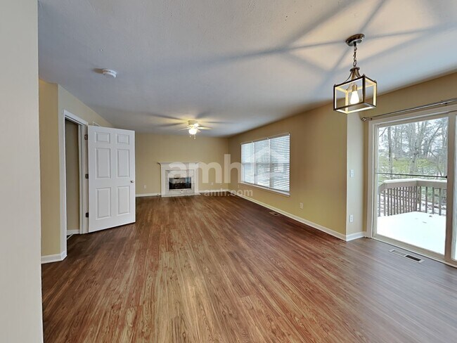 Foto del edificio - 8685 Woolstone Ct