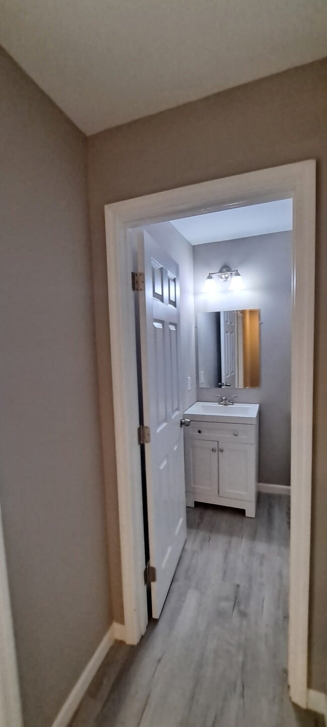 Foto del edificio - 9115 Cedarpark Ln NW