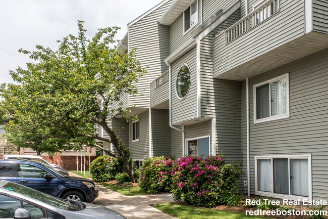 Building Photo - 150 N Beacon St