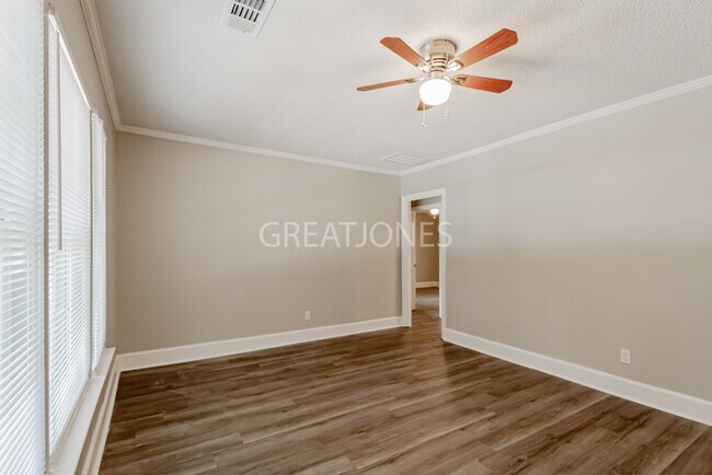 Building Photo - Charming 3 Bedroom in Warner Robins!