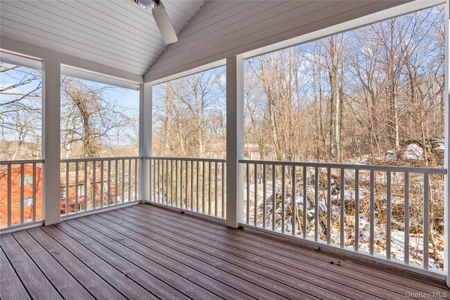 Foto del edificio - 9 William Puckey Dr