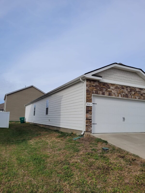 Foto principal - 803 Long Leaf Rd