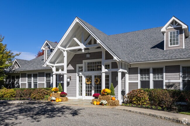 Casa club/Oficina de arrendamiento - The Woods at Blue Heron Pines