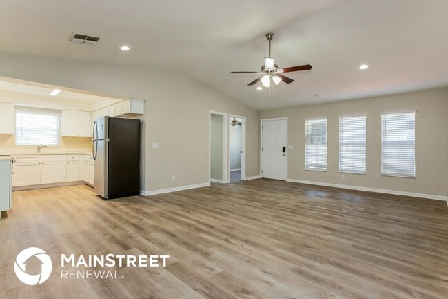 Building Photo - 4417 Tuna Dr