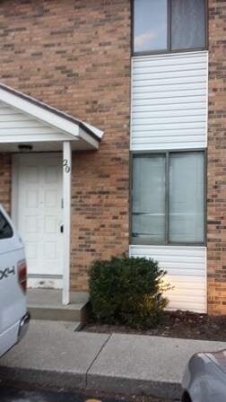 Foto principal - North side 2 bedroom townhome