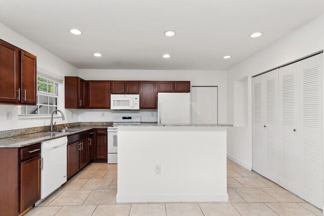 Foto del edificio - 3525 NW 114th Ln