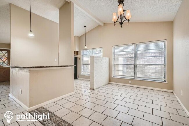 Building Photo - 11415 Olivewood Dr