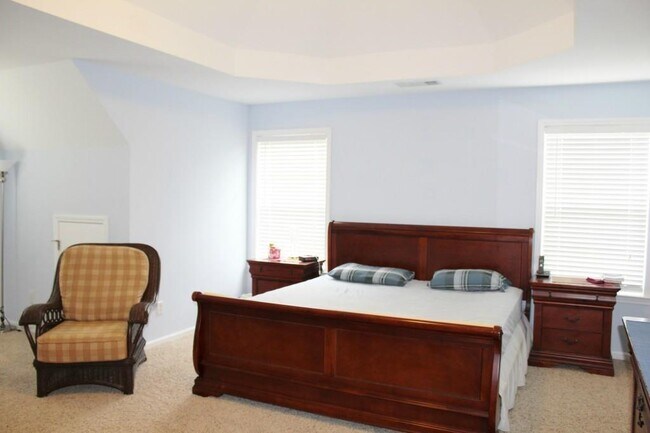 Building Photo - 12860 Morningpark Cir