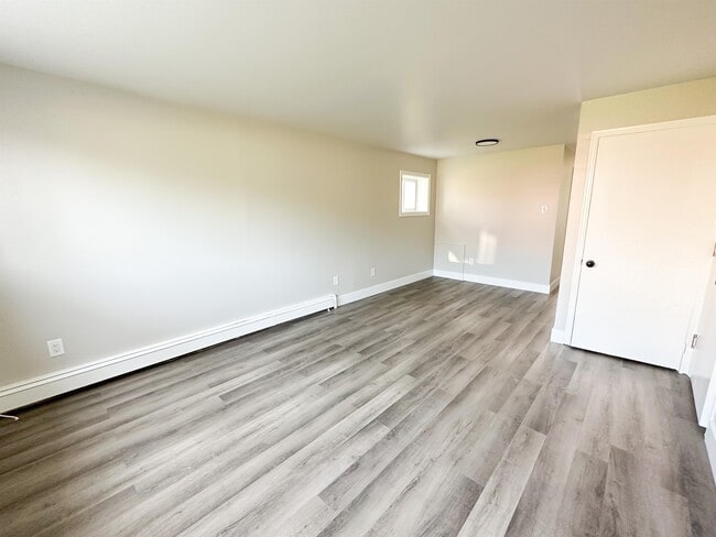 Building Photo - 673 Greystone Terrace