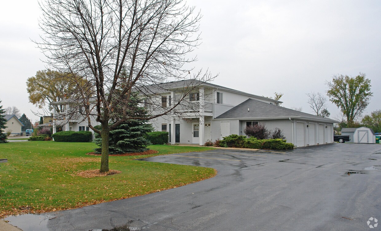315 5th St, Waterford, WI 53185 Apartments in Waterford, WI