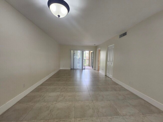 Foto del edificio - 3470 Foxcroft Rd