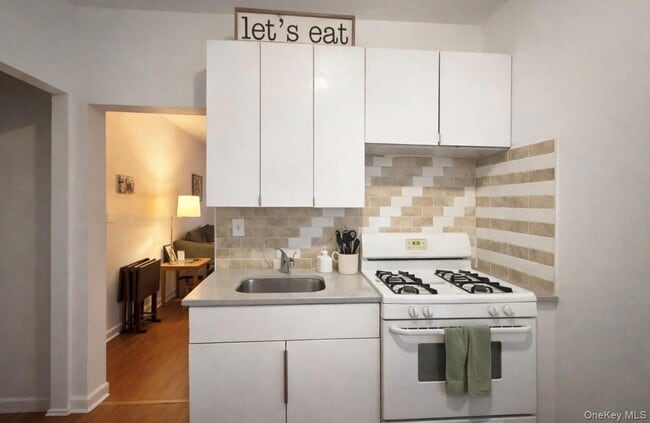 Building Photo - 8 Vermont St